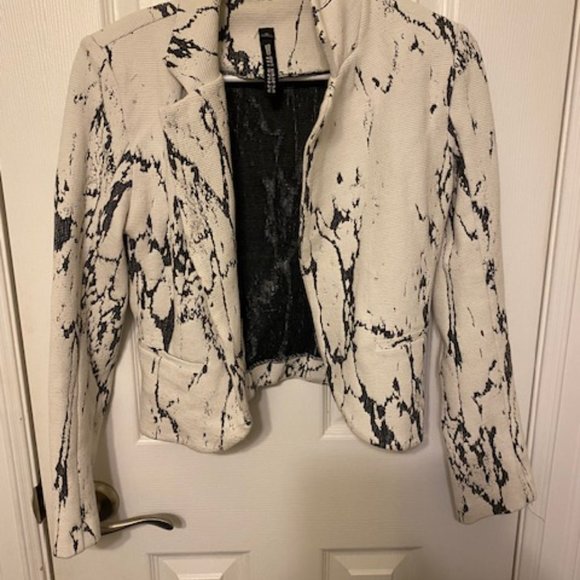 Nice Clothes for Sale - Picture 5 of 6